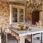 Casa rustica: un piccolo paradiso in Catalogna sala pranzo