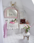 Bagno sogno shabby: bianco e rosa