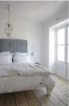 Cottage total white: camera da letto